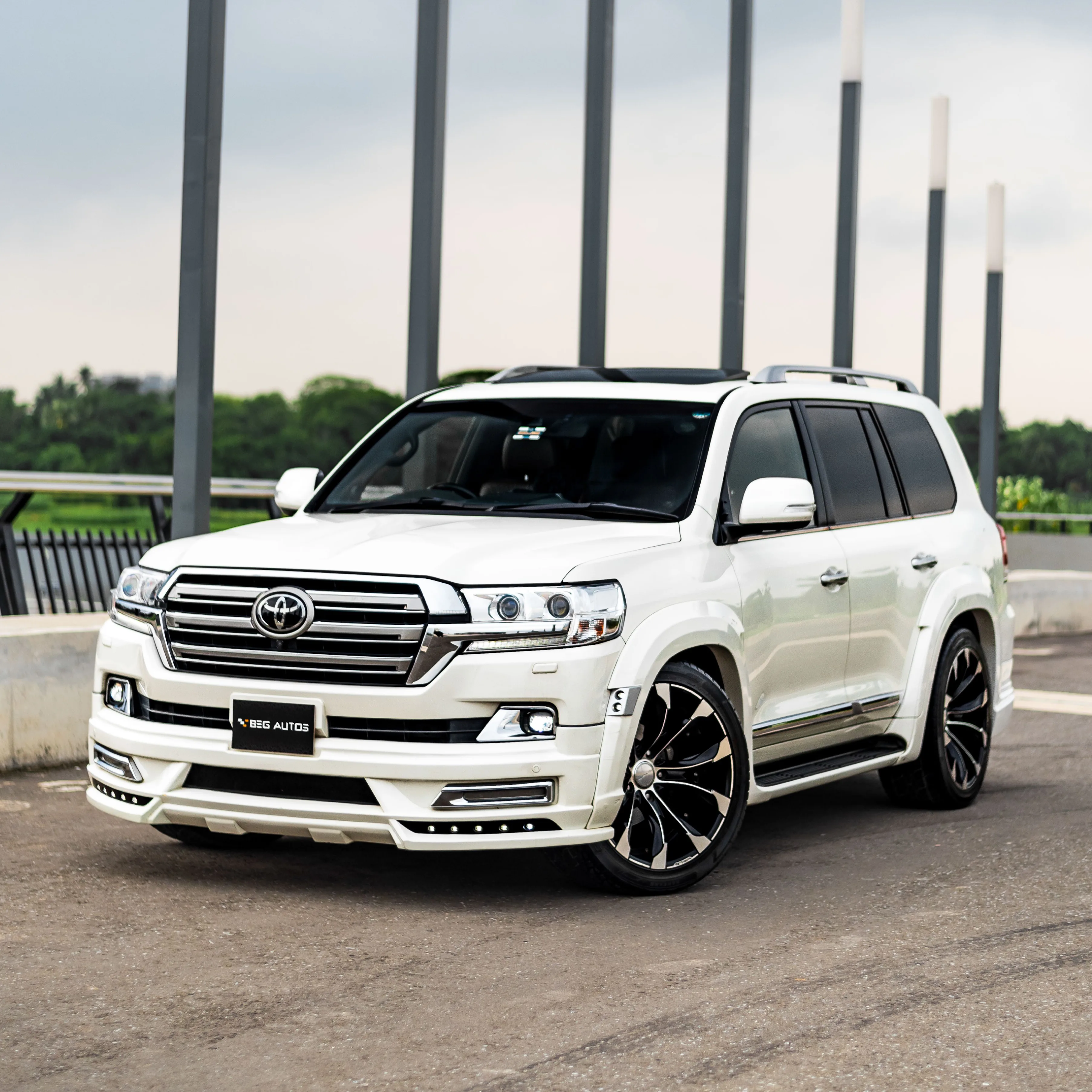 Front view of 2016 Toyota 2016 in White