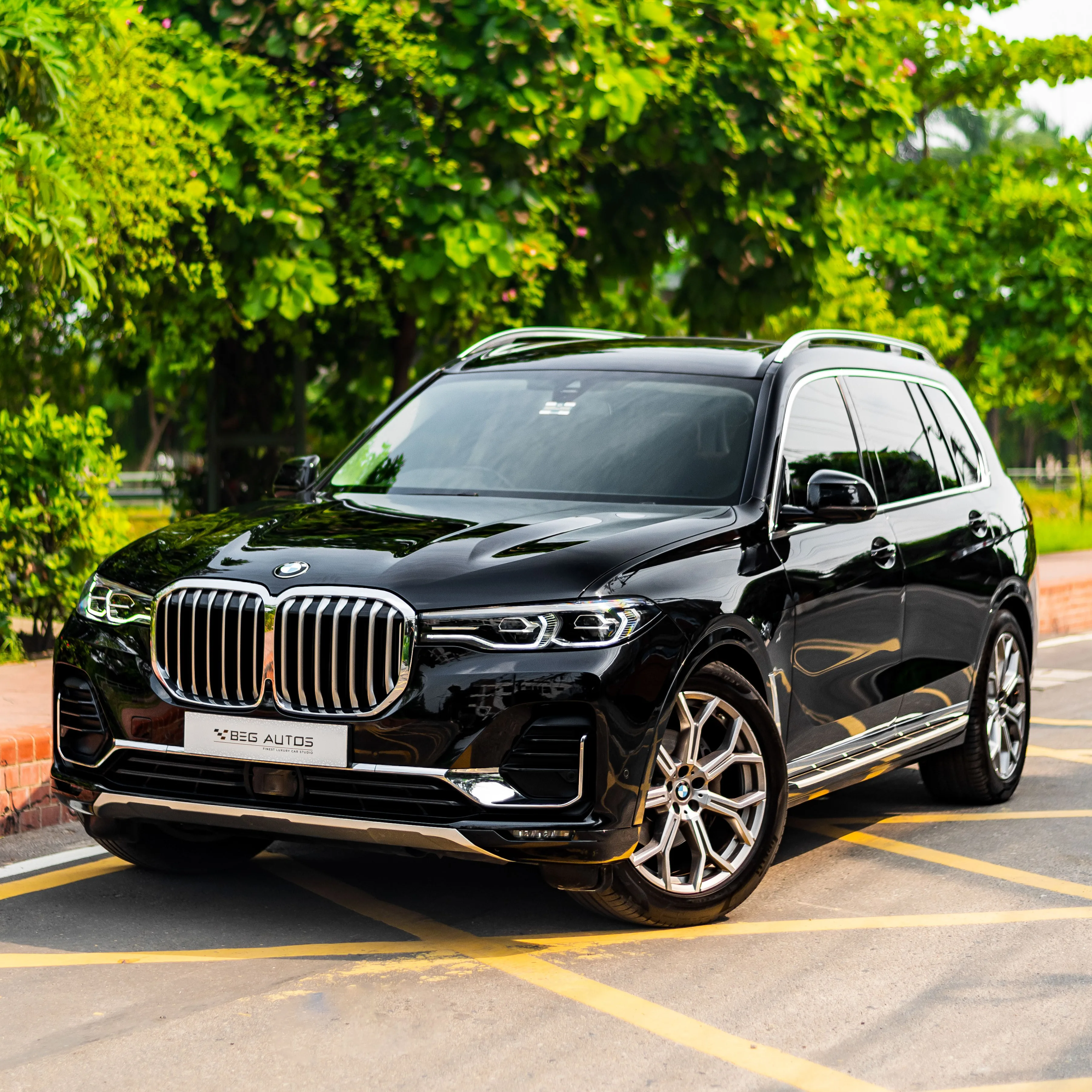 Front view of 2021 BMW 2021 in Black