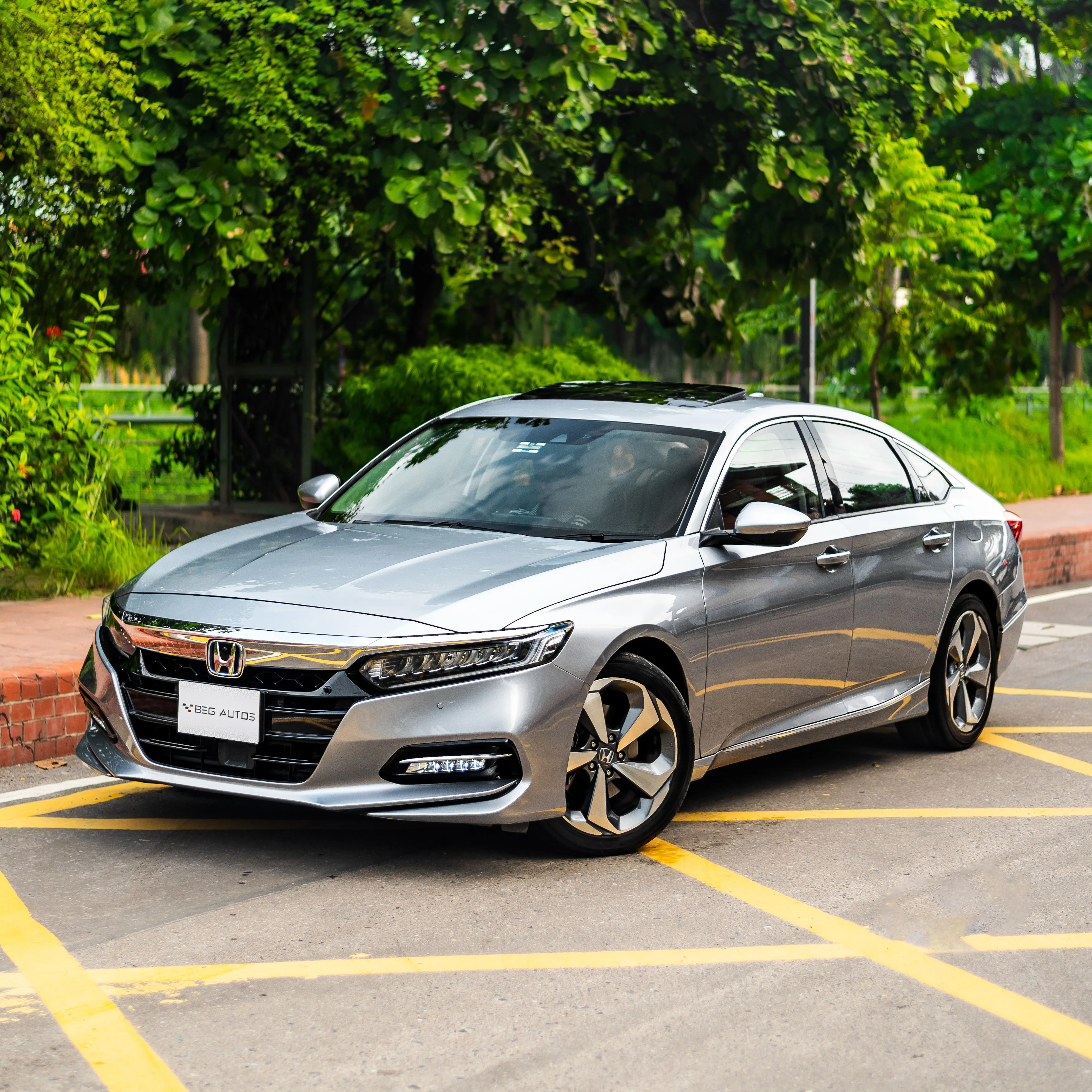 Front view of 2023 Honda 2022 in Silver