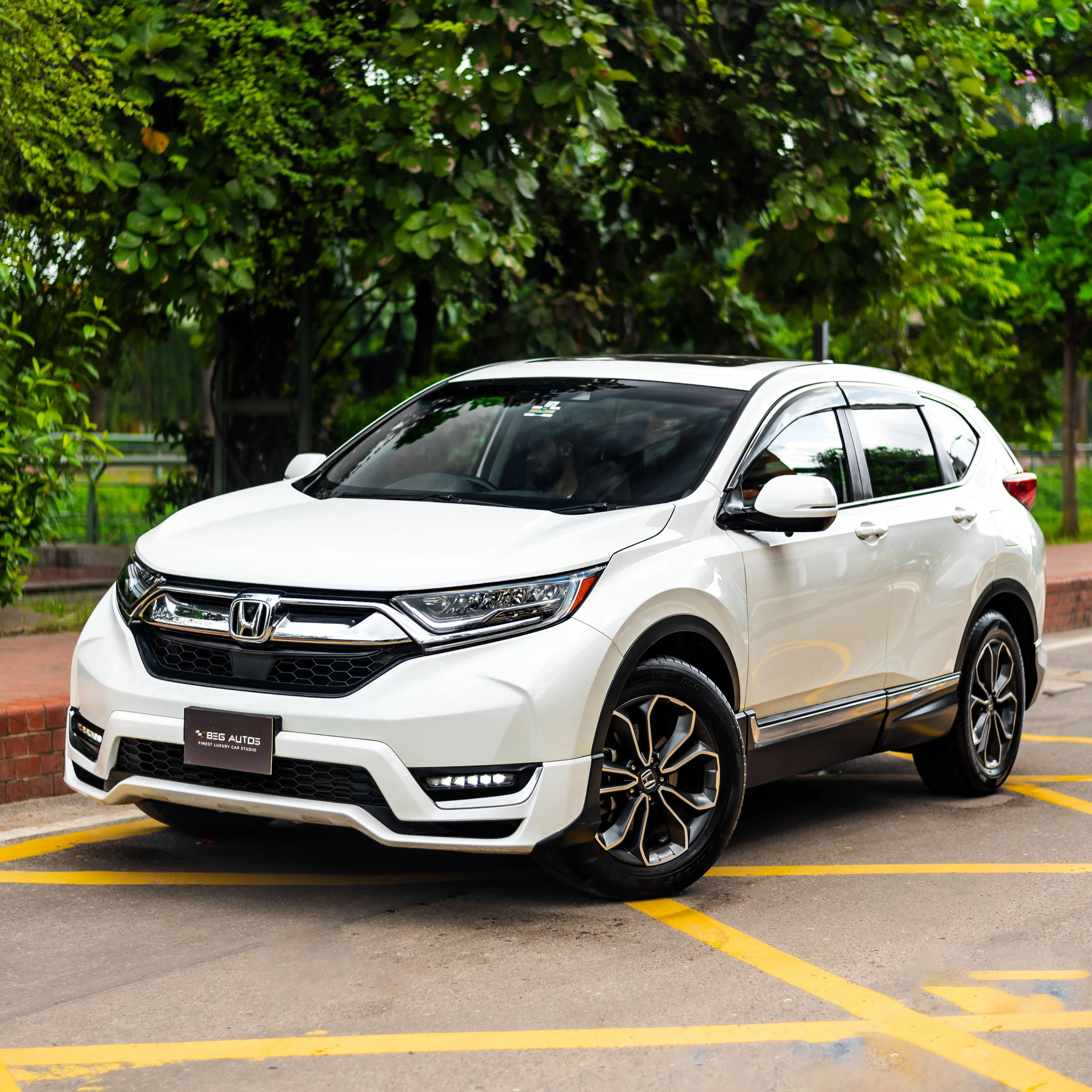 Front view of 2023 Honda 2022 in Pearl