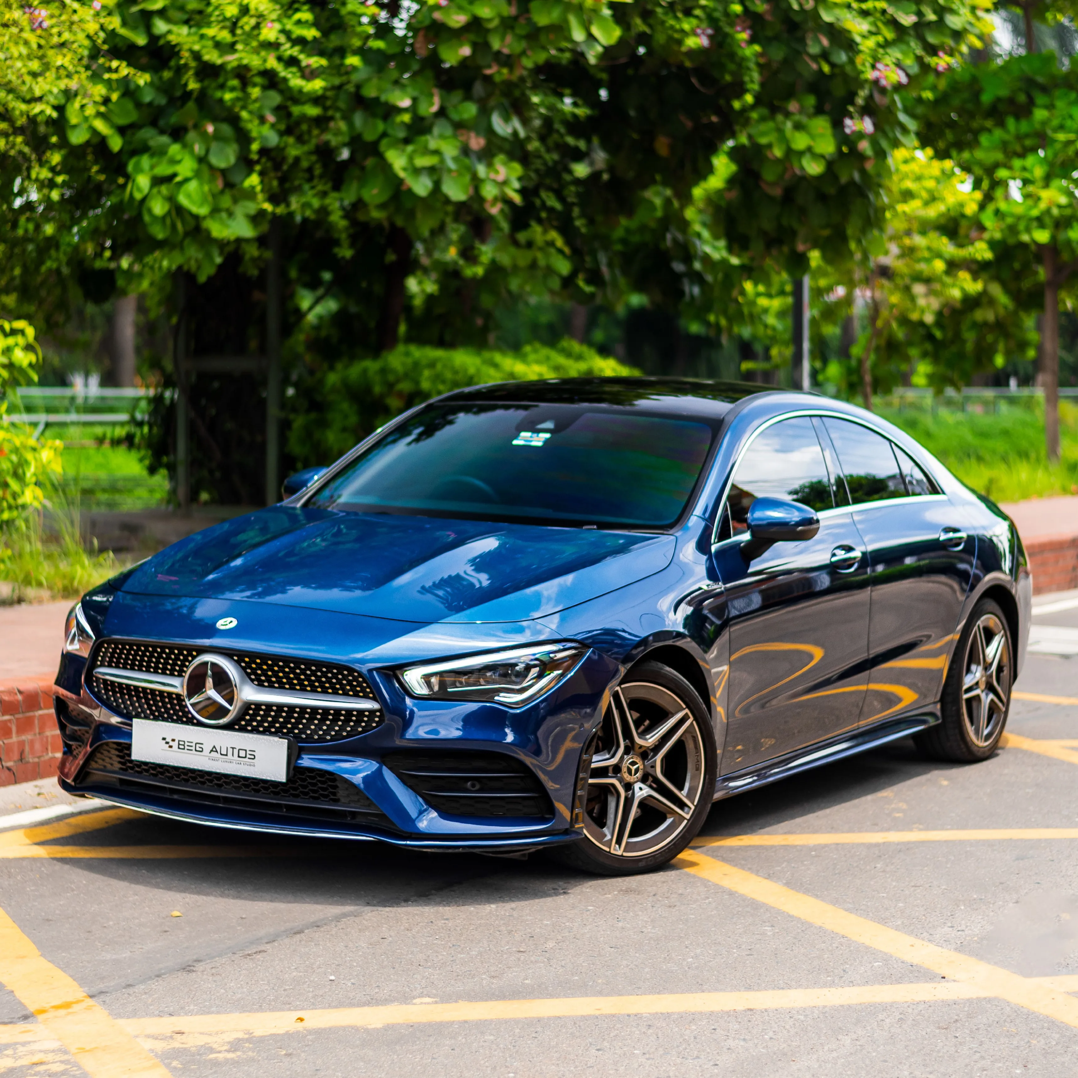 Front view of 2023 Mercedes-Benz 2022 in Blue