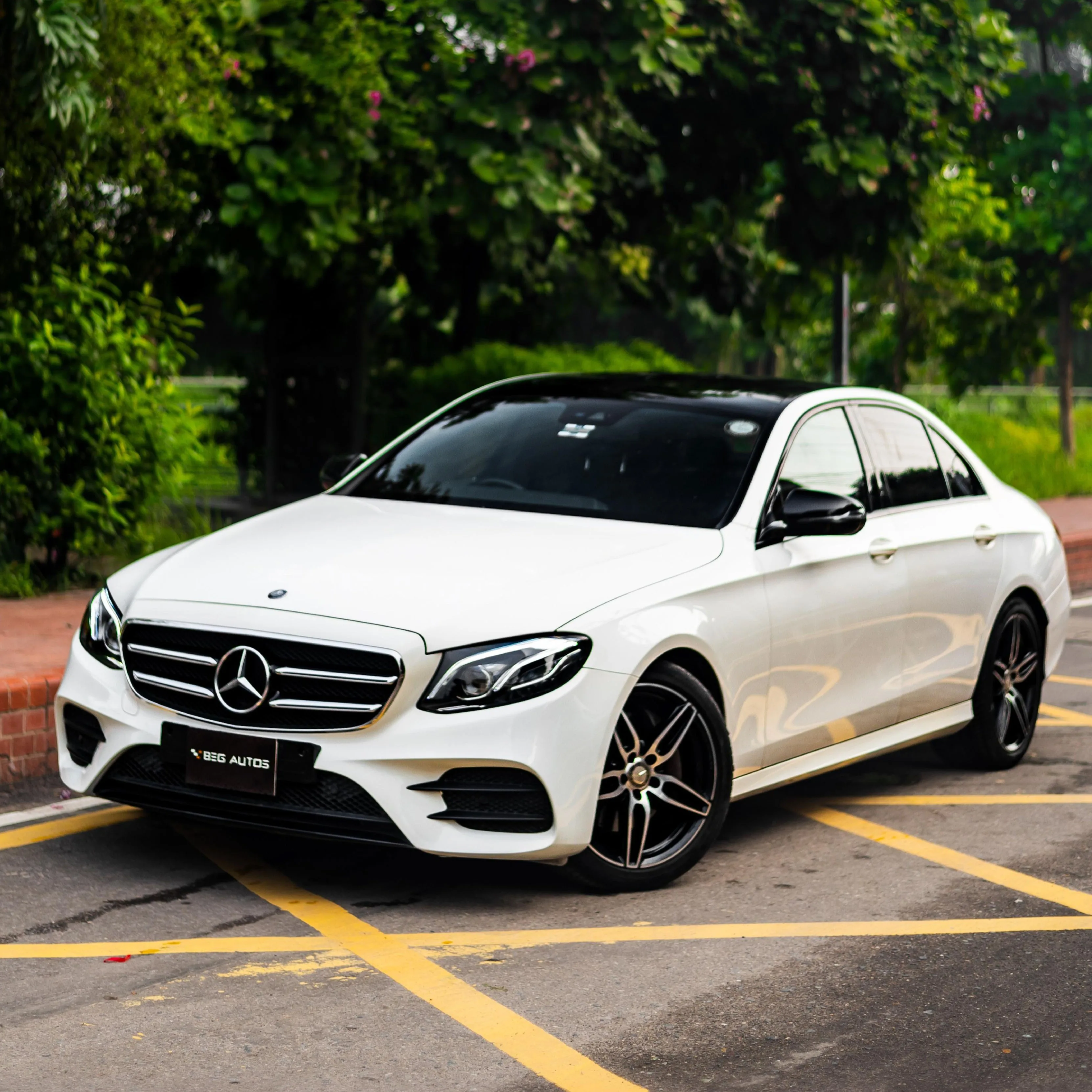 Front view of 2018 Mercedes-Benz 2017 in Pearl