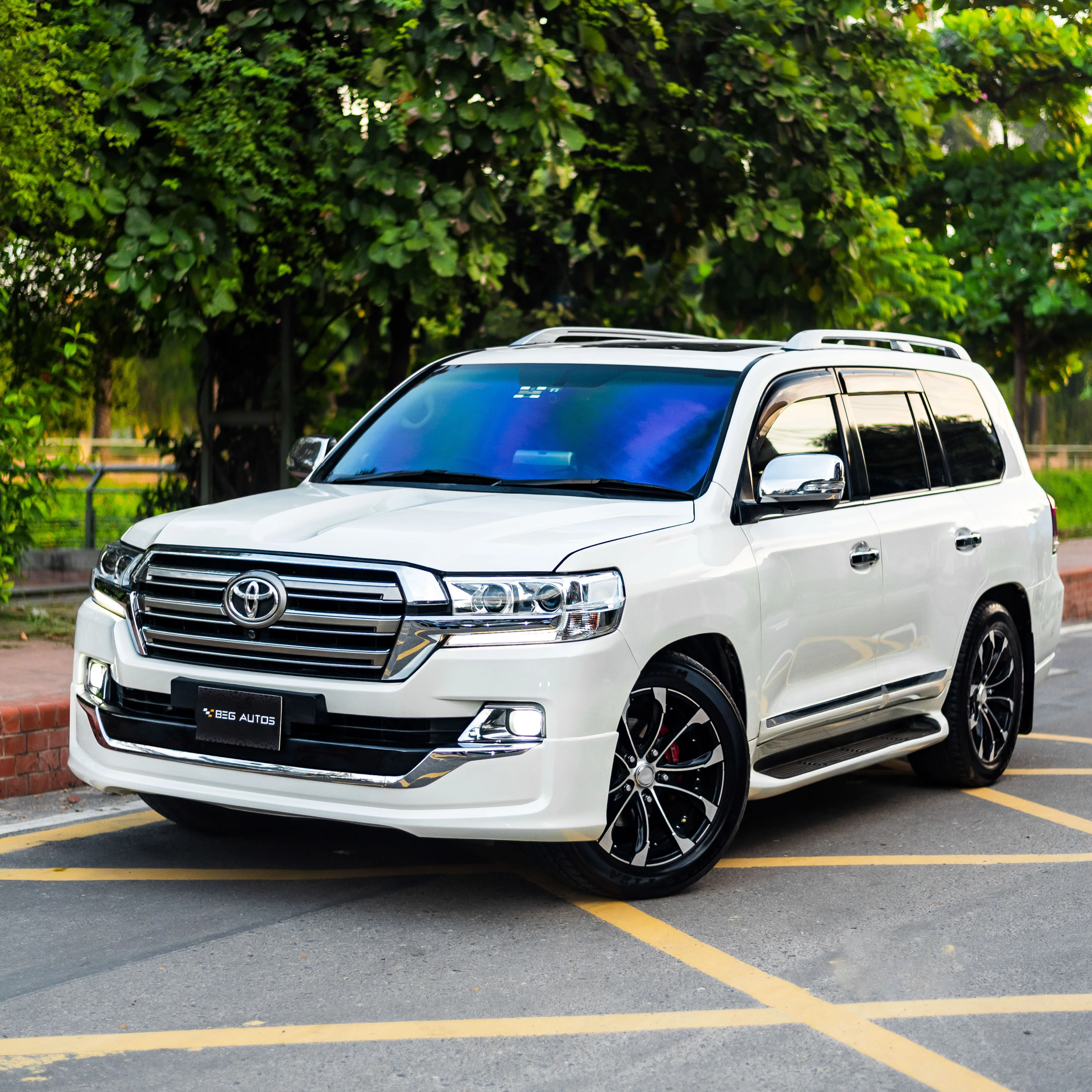 Front view of 2019 Toyota 2011 in Pearl