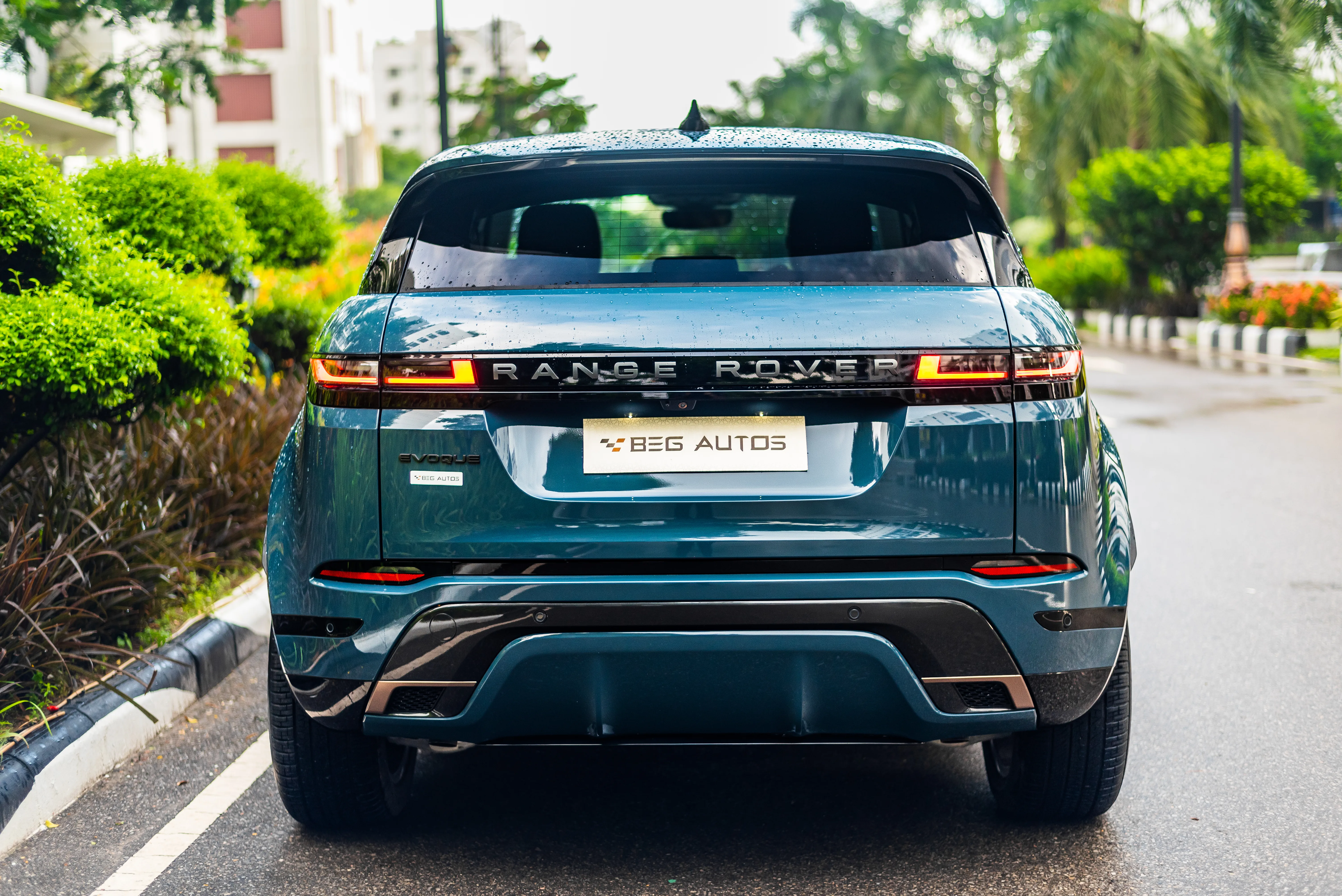 Range Rover Evoque P300e