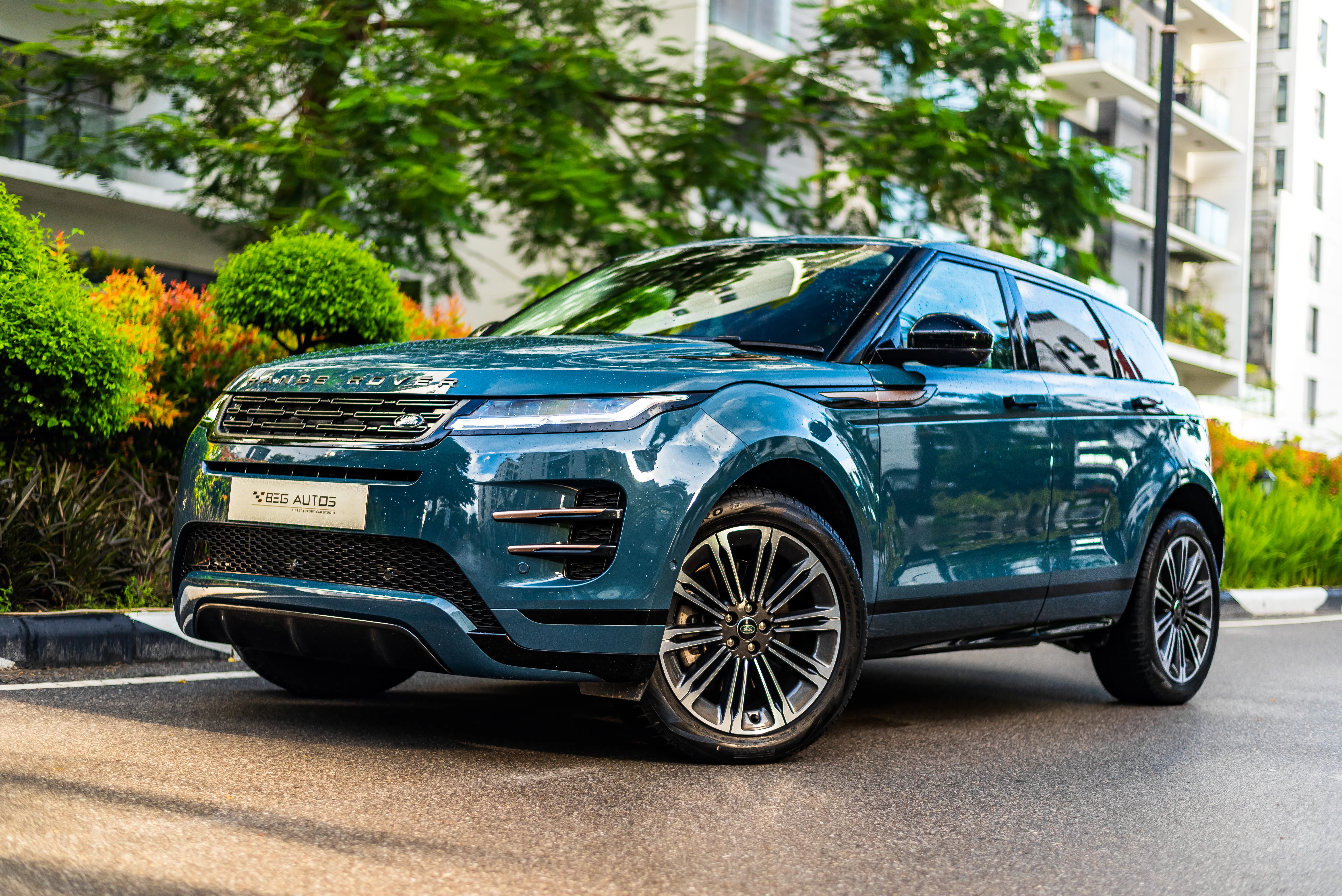Range Rover Evoque P300e