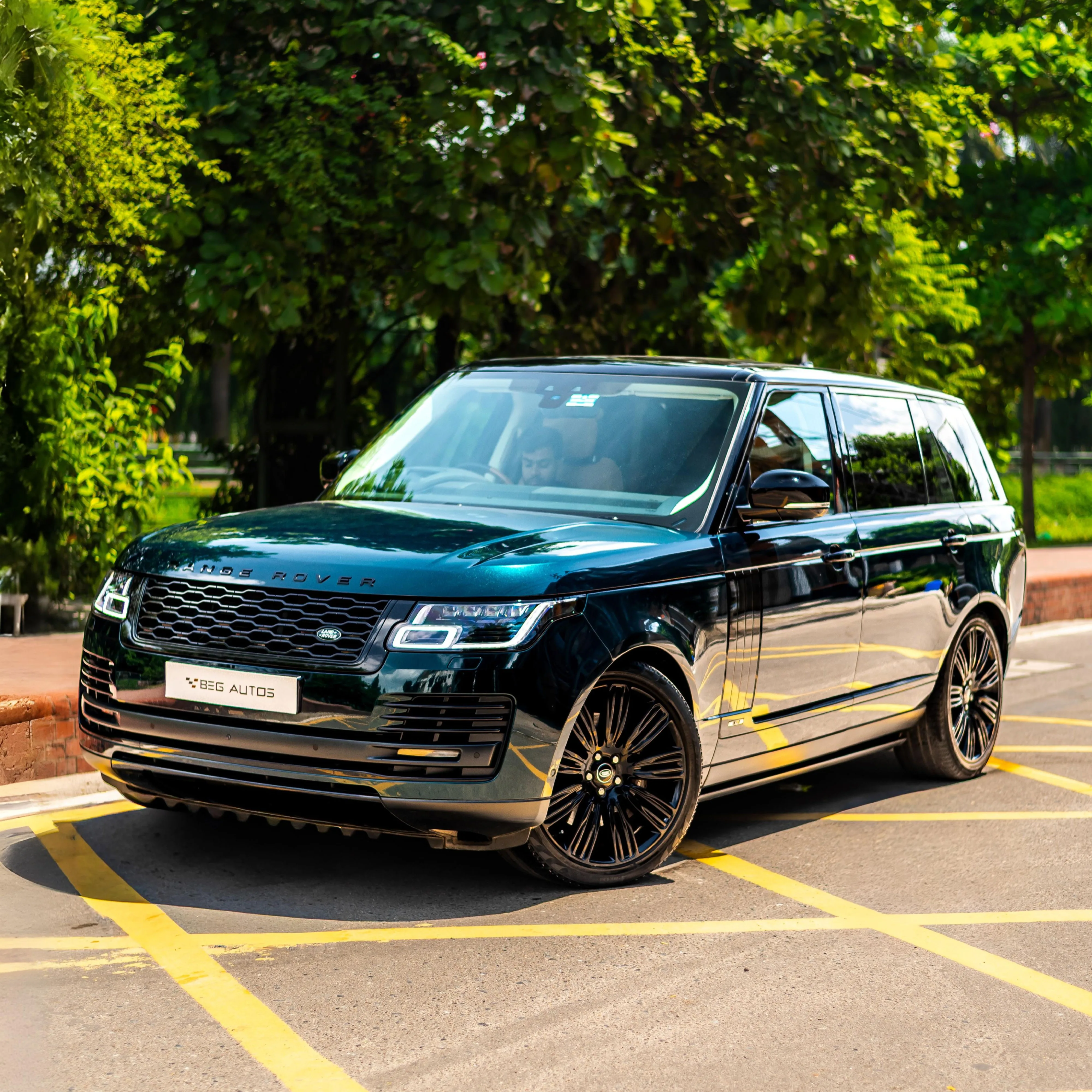 Front view of 2021 Land Rover 2021 in British Racing Green