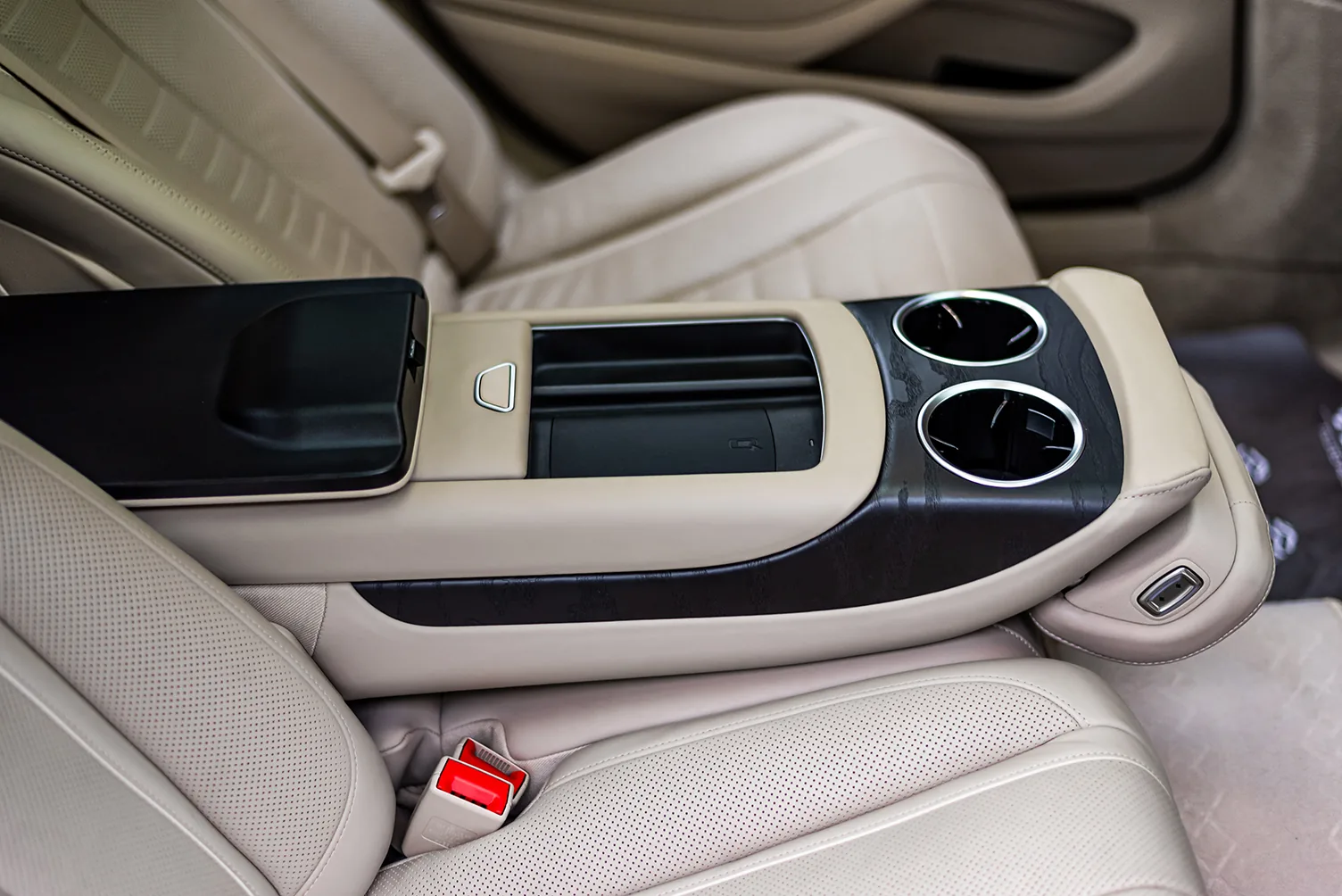 Mercedes-Benz S 560e