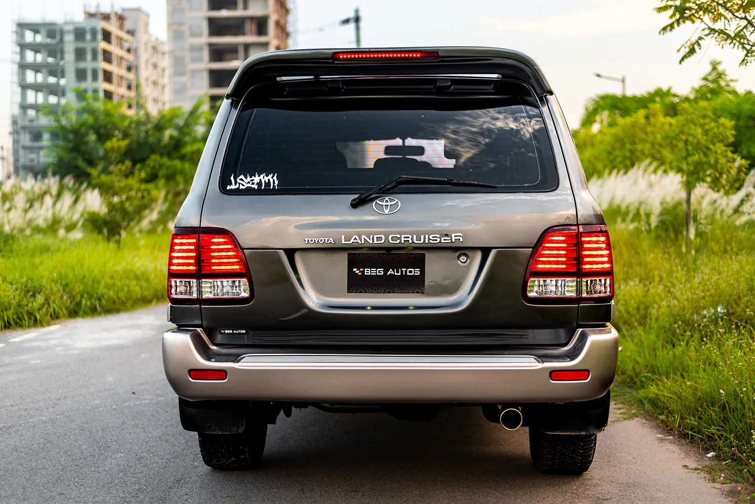 Toyota  Land Cruiser 105