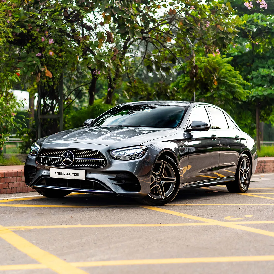 Front view of 2023 Mercedes-Benz 2022 in Grey