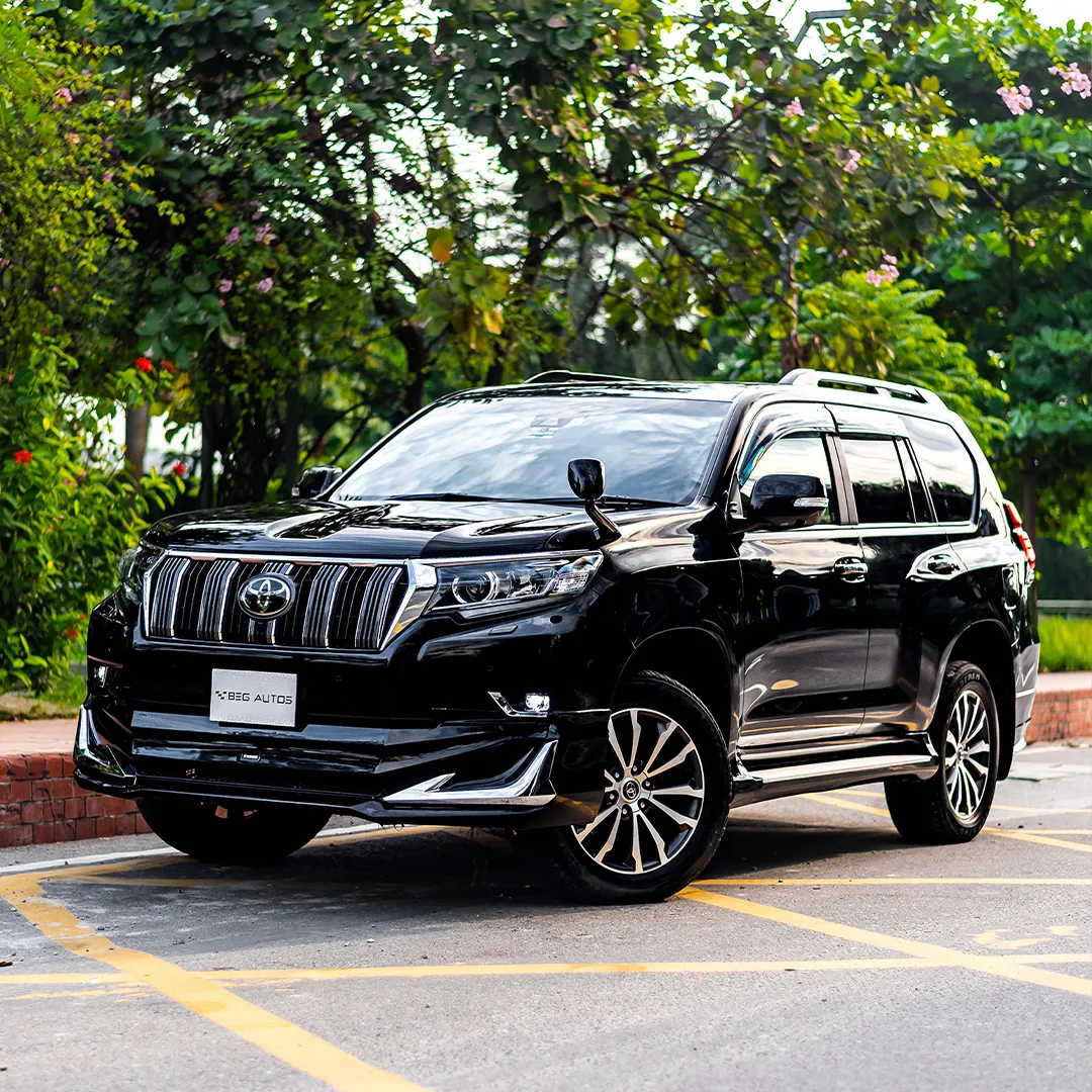 Front view of 2022 Toyota 2018 in Black