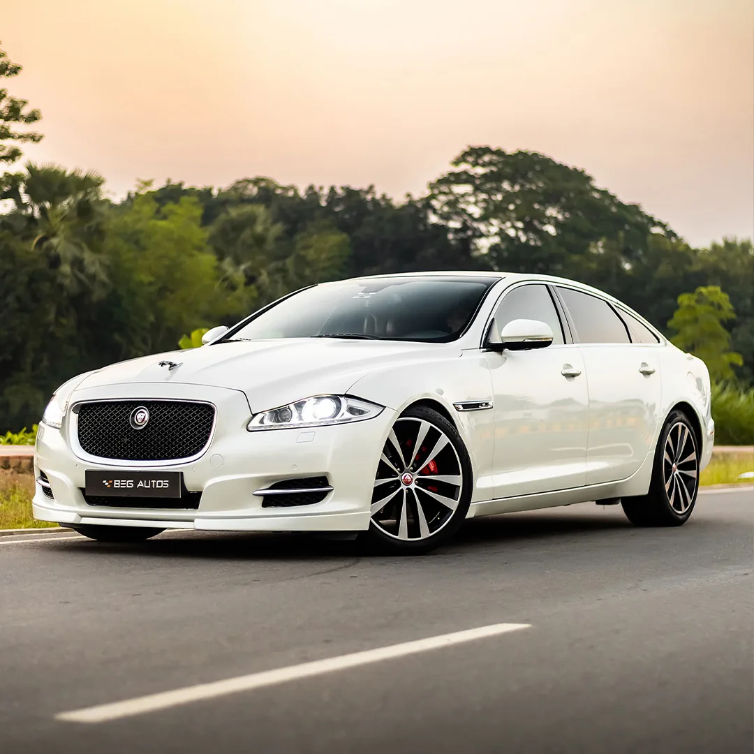 Front view of 2015 Jaguar 2014 in White