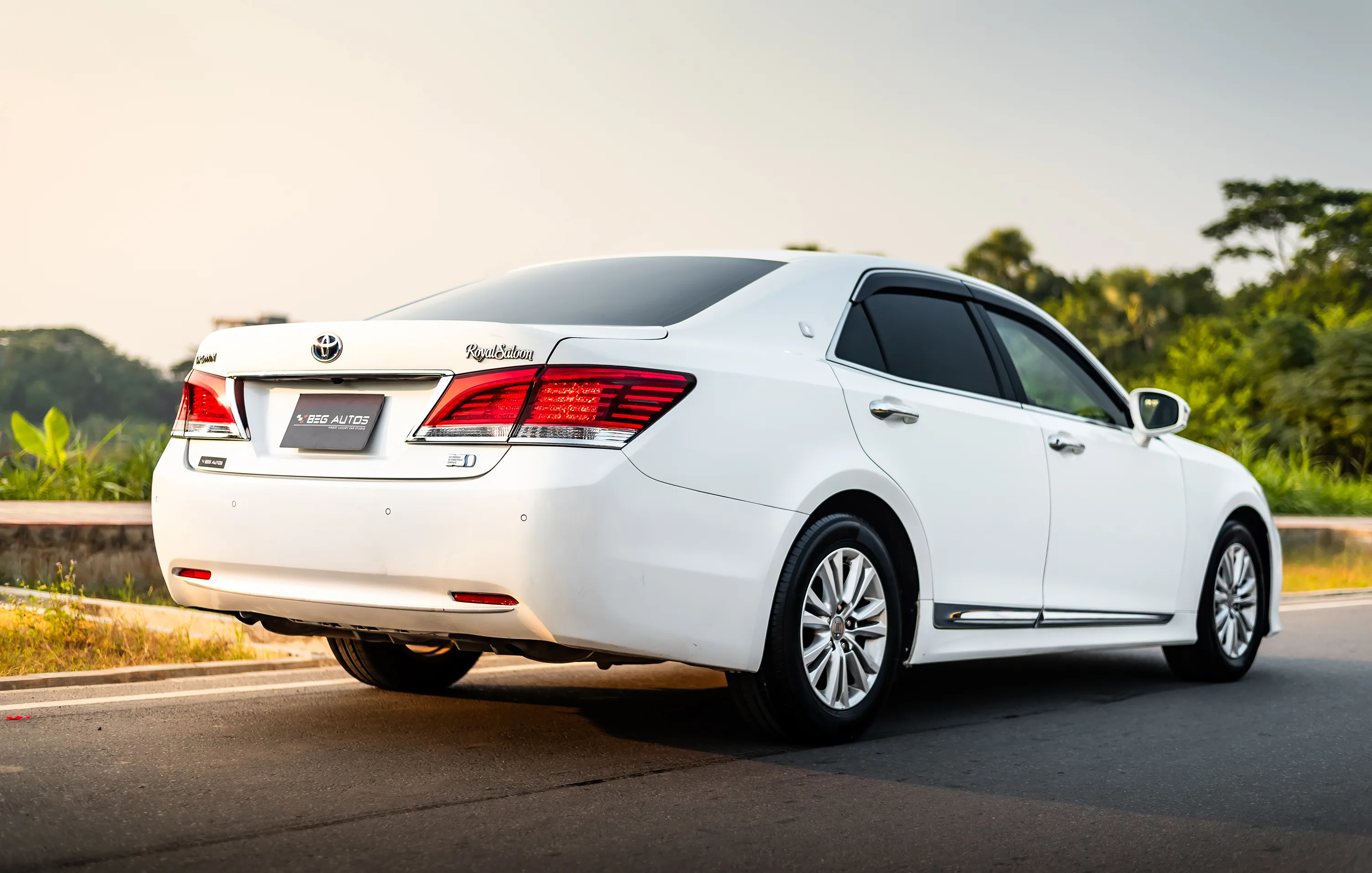 Toyota Crown Royal Saloon