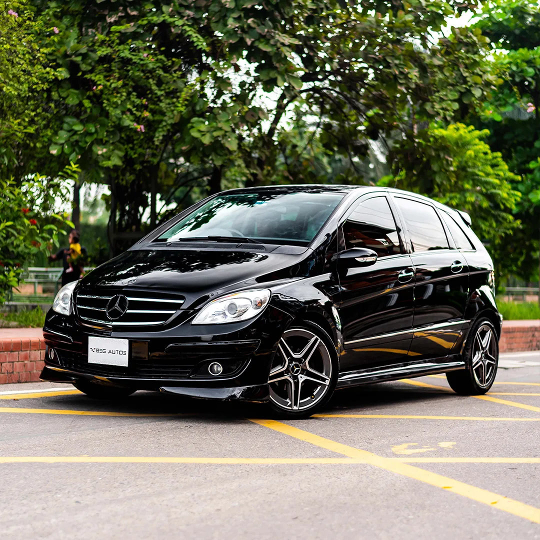 Front view of 2007 Mercedes-Benz 2006 in Black