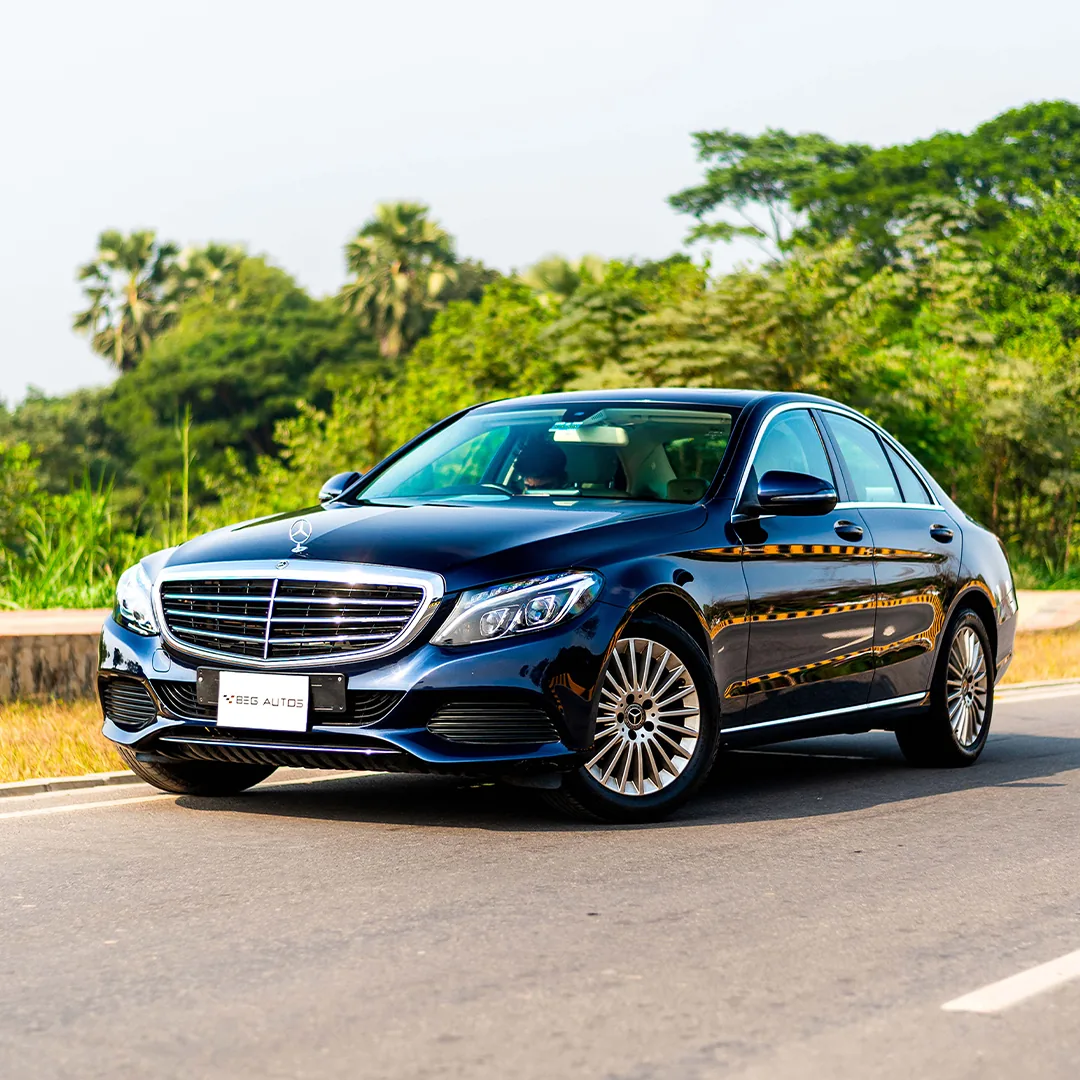 Front view of 2018 Mercedes-Benz 2017 in Blue