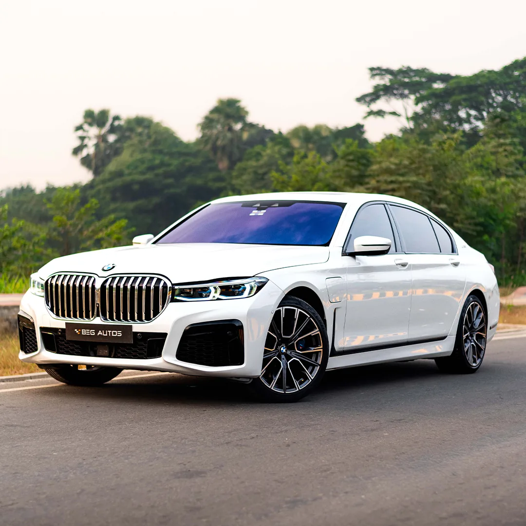 Front view of 2018 BMW 2017 in Black