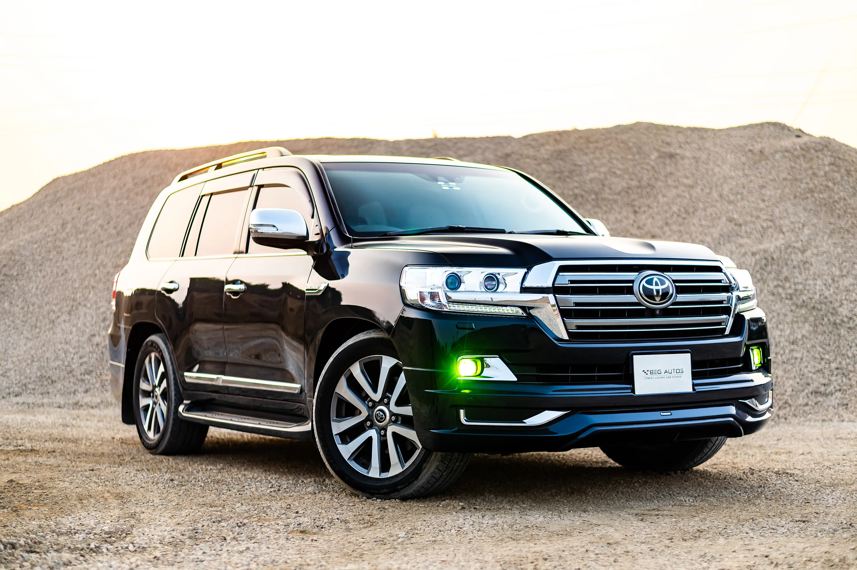 Toyota Land Cruiser ZX V8