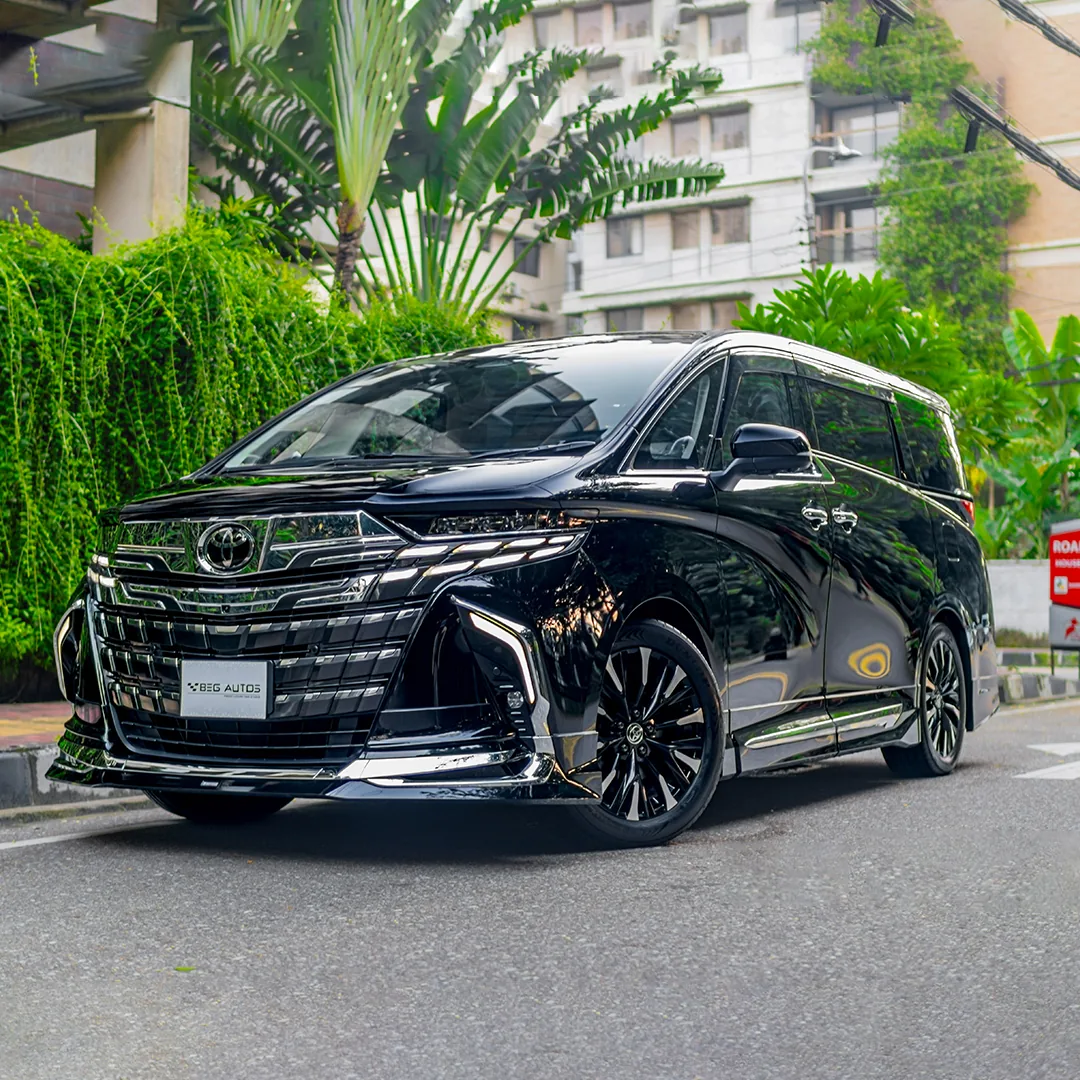 Front view of  Toyota 2024 in Black
