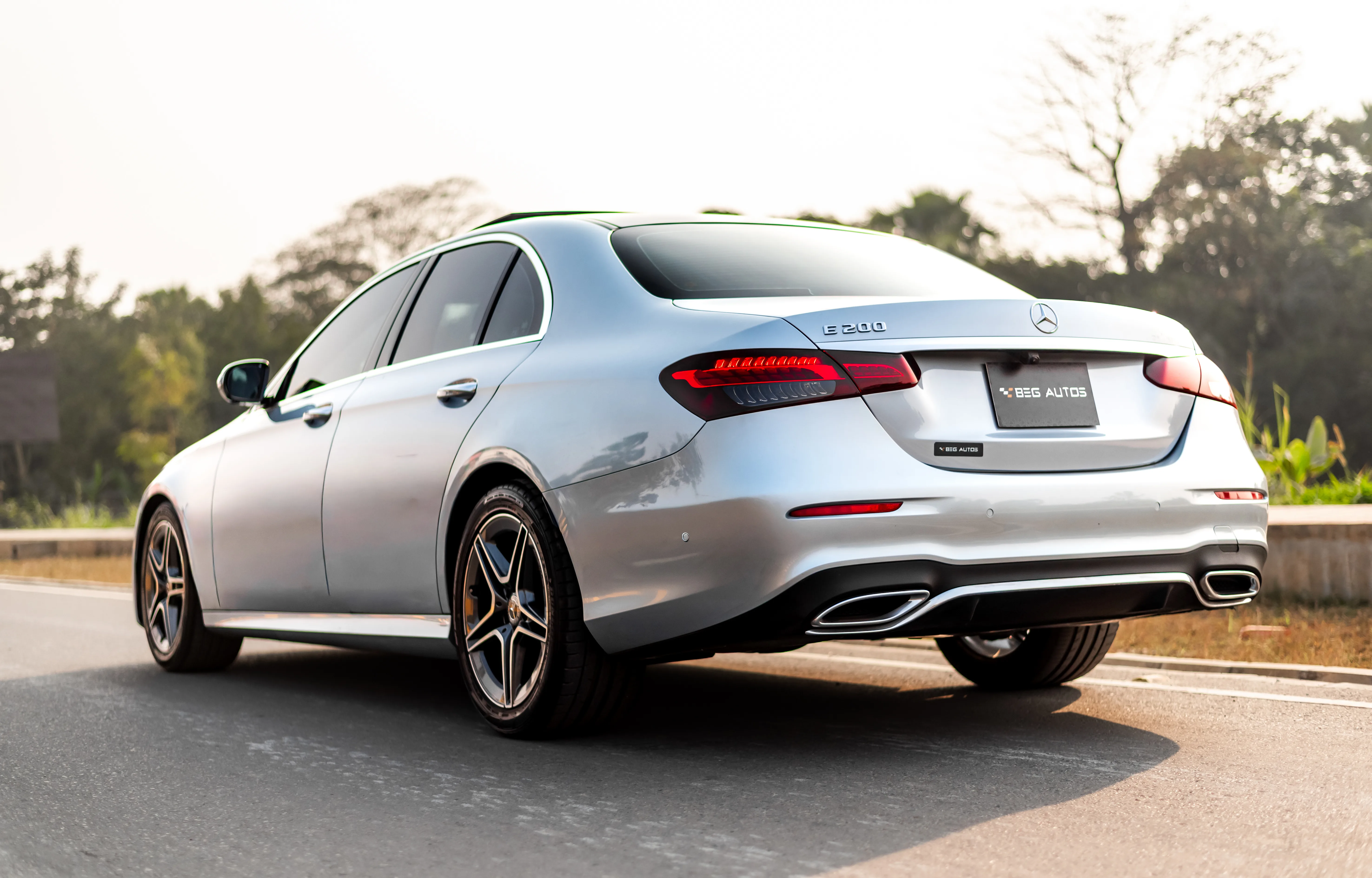 Mercedes-Benz E200