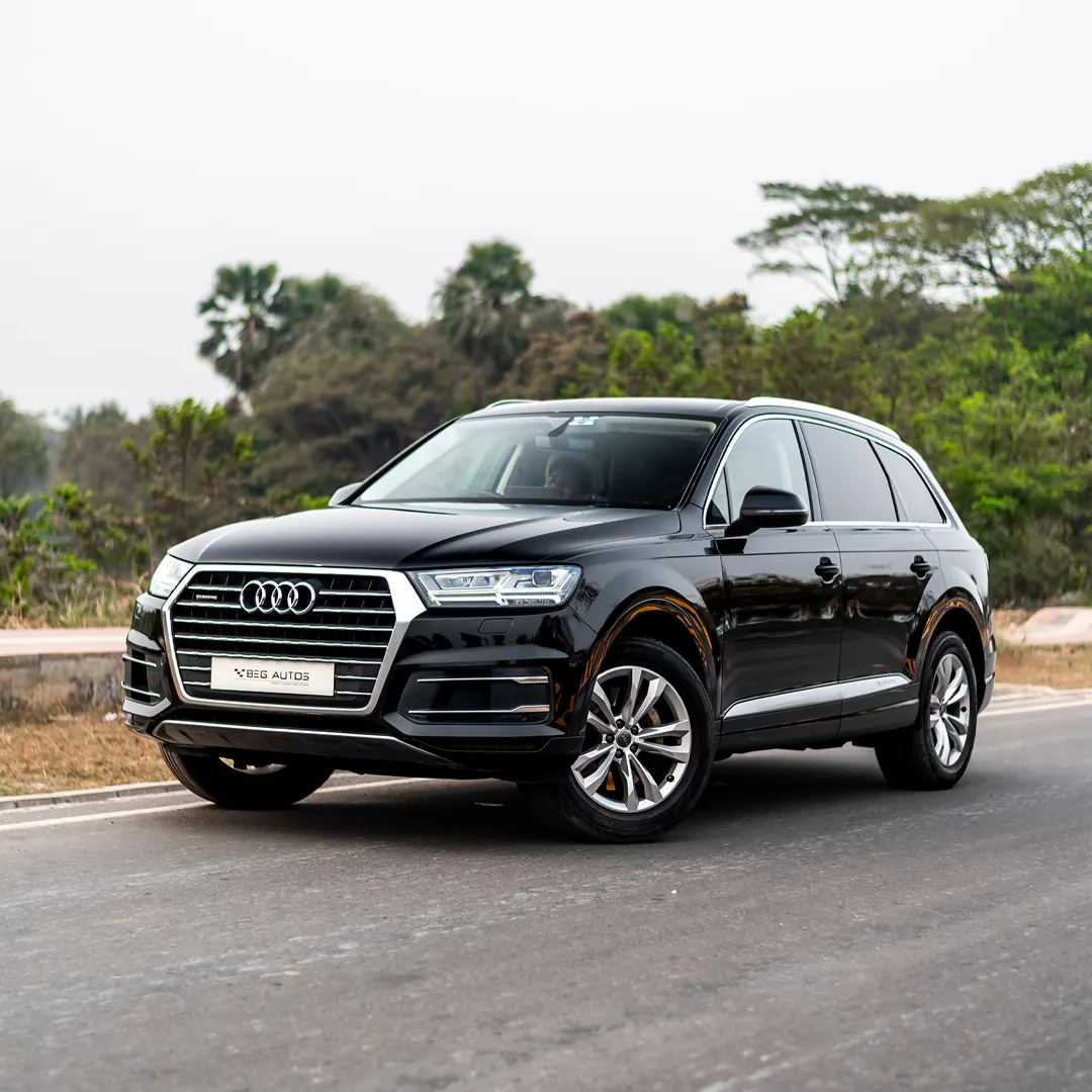 Front view of 2018 Audi 2017 in Black