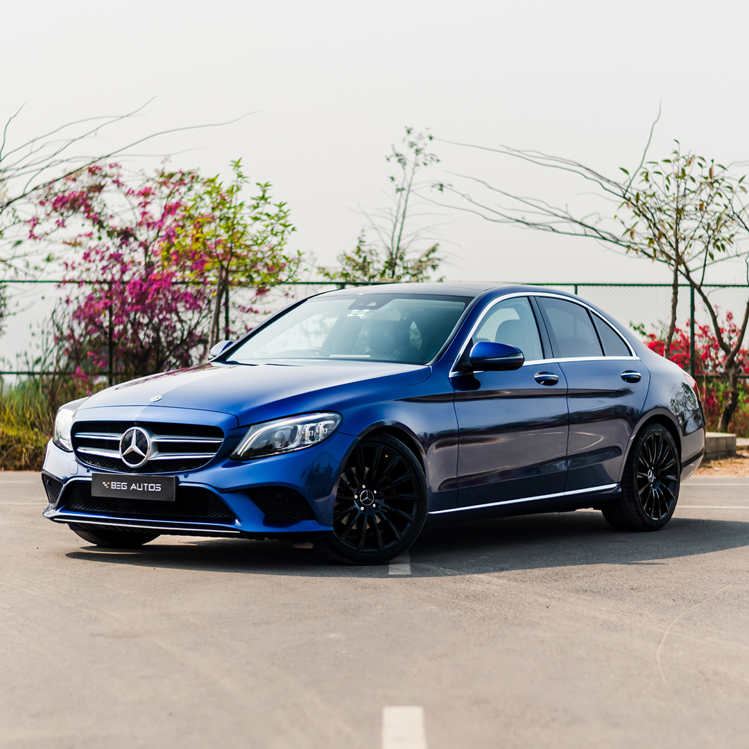 Front view of 2021 Mercedes-Benz 2021 in Blue