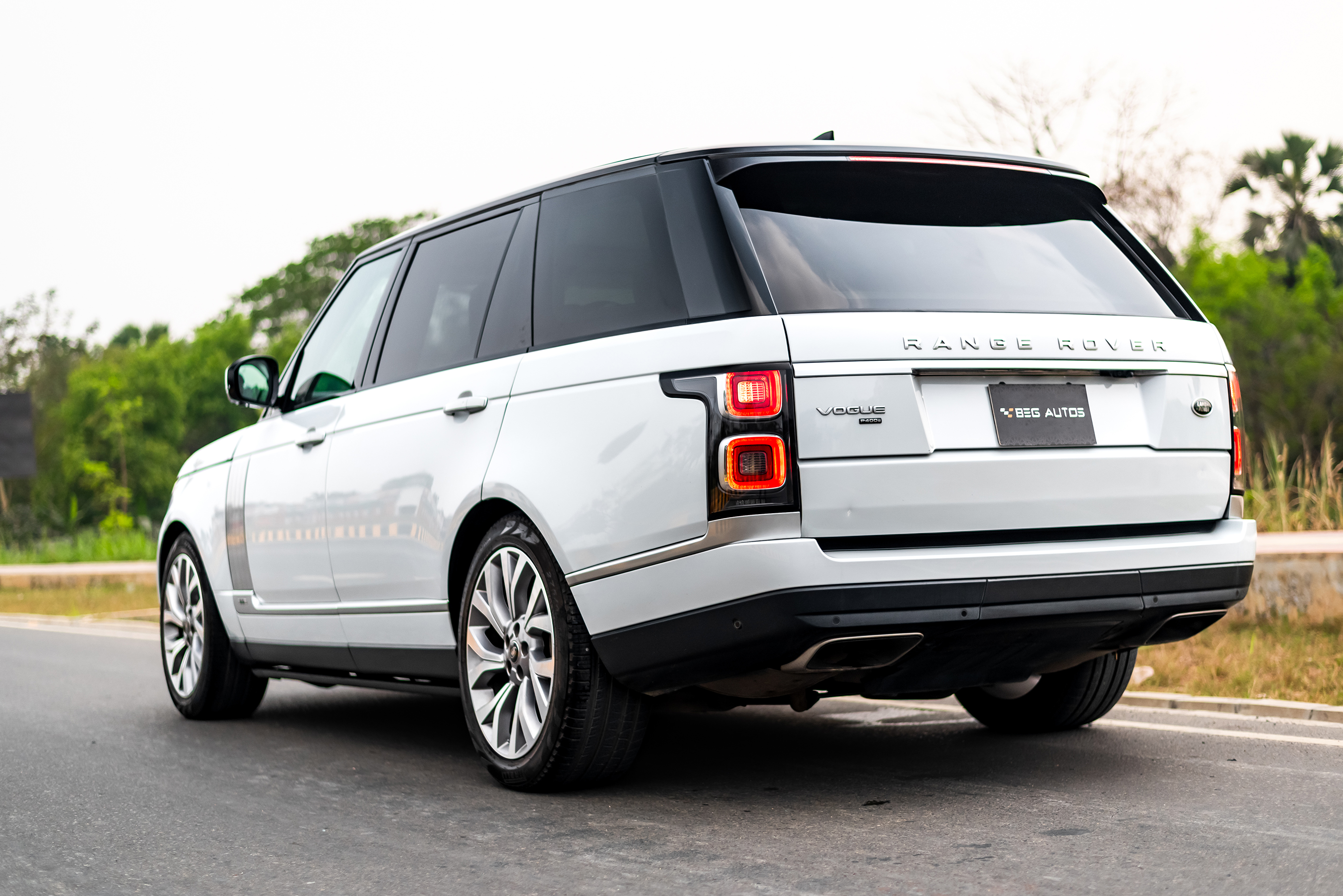 View of 2019 Land Rover 2019 in White