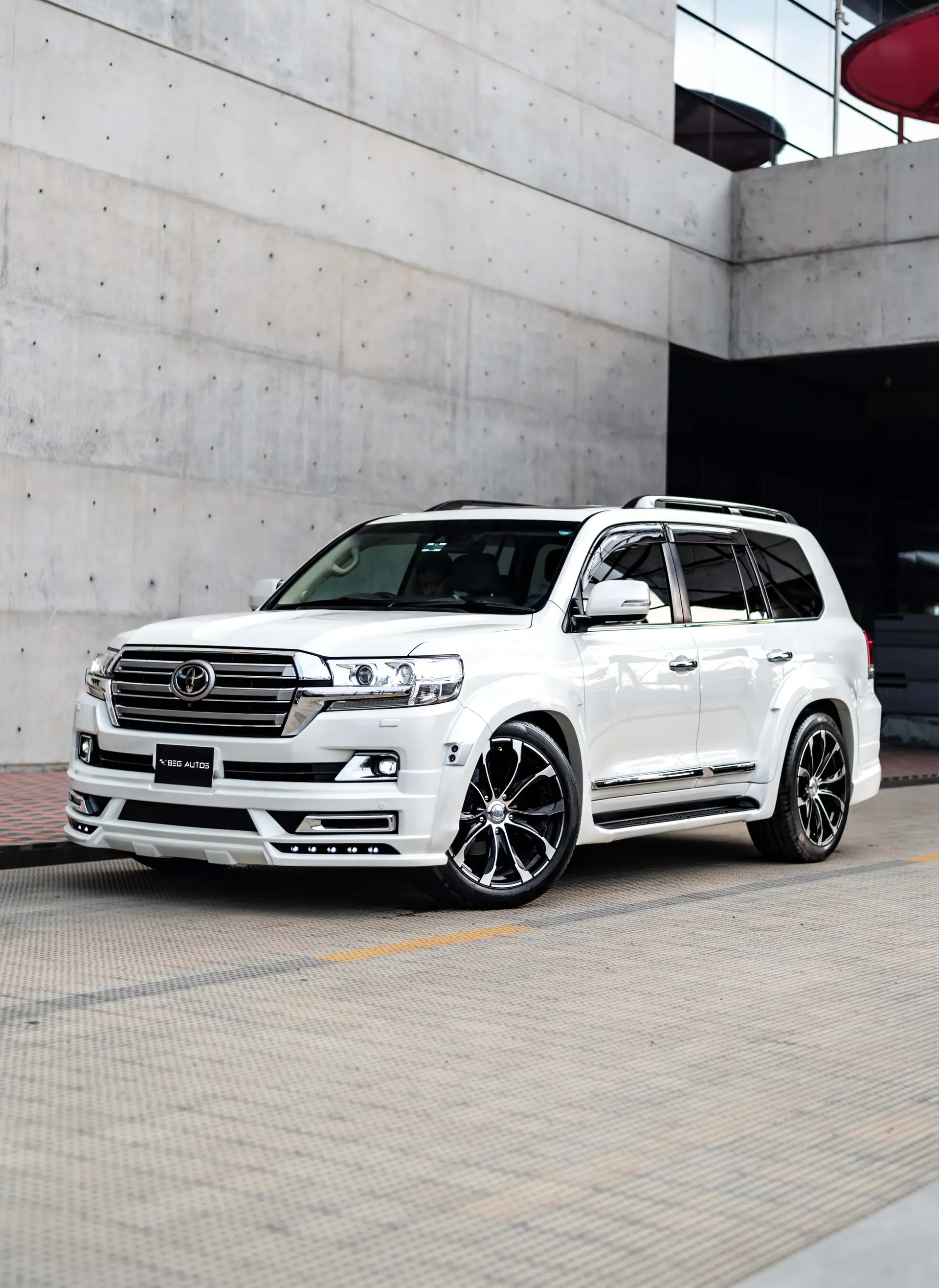 loded バングラ Toyota Land Cruiser ZX V8 Wald (2015-Pearl) Price in BD | BEG AUTOS